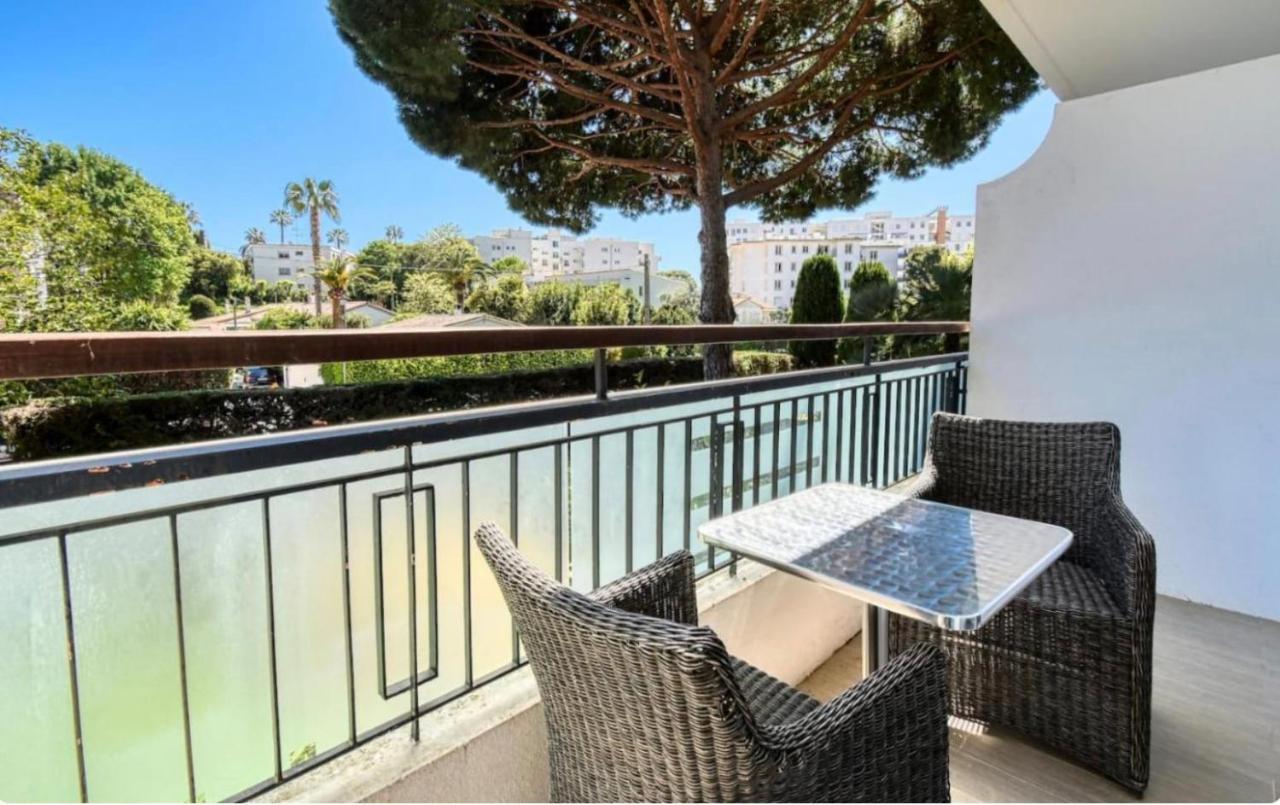 Superbe Studio Lumineux Sur Cannes Avec Terrasse ! A Quelques Minutes De La Celebre Rue D'Antibes ! Luaran gambar
