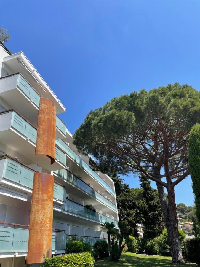 Superbe Studio Lumineux Sur Cannes Avec Terrasse ! A Quelques Minutes De La Celebre Rue D'Antibes ! Luaran gambar